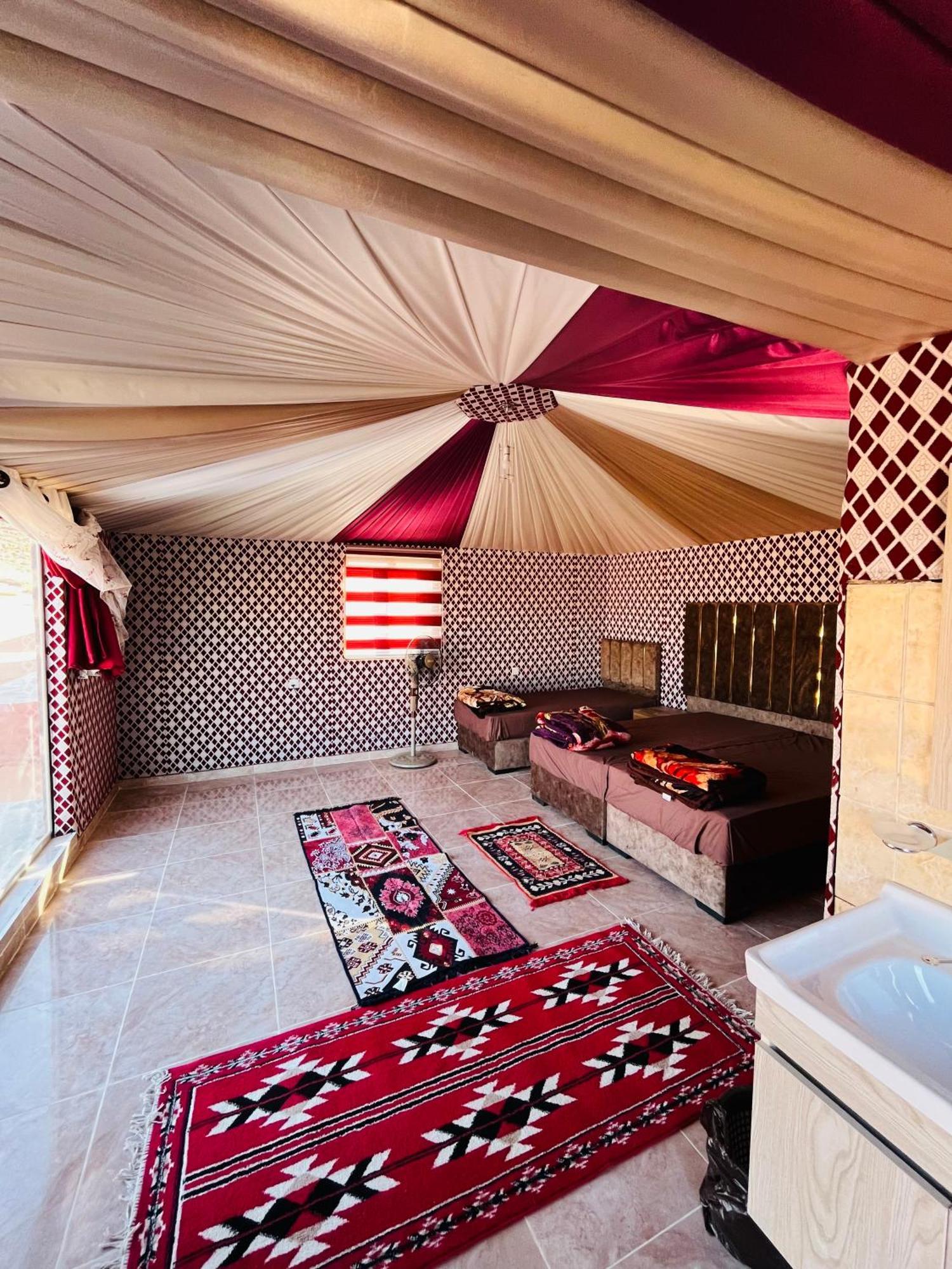 Отель Wadi Rum Camp Stars & Jeep Tour Экстерьер фото