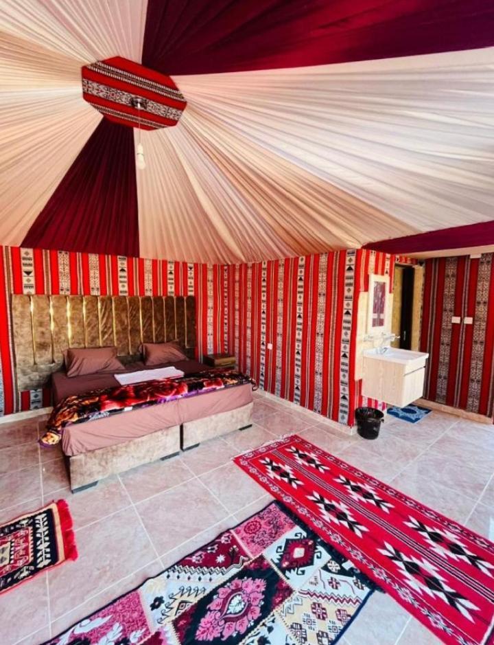 Отель Wadi Rum Camp Stars & Jeep Tour Экстерьер фото