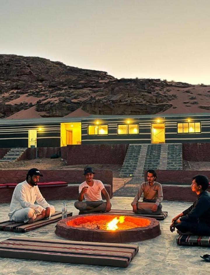 Отель Wadi Rum Camp Stars & Jeep Tour Экстерьер фото